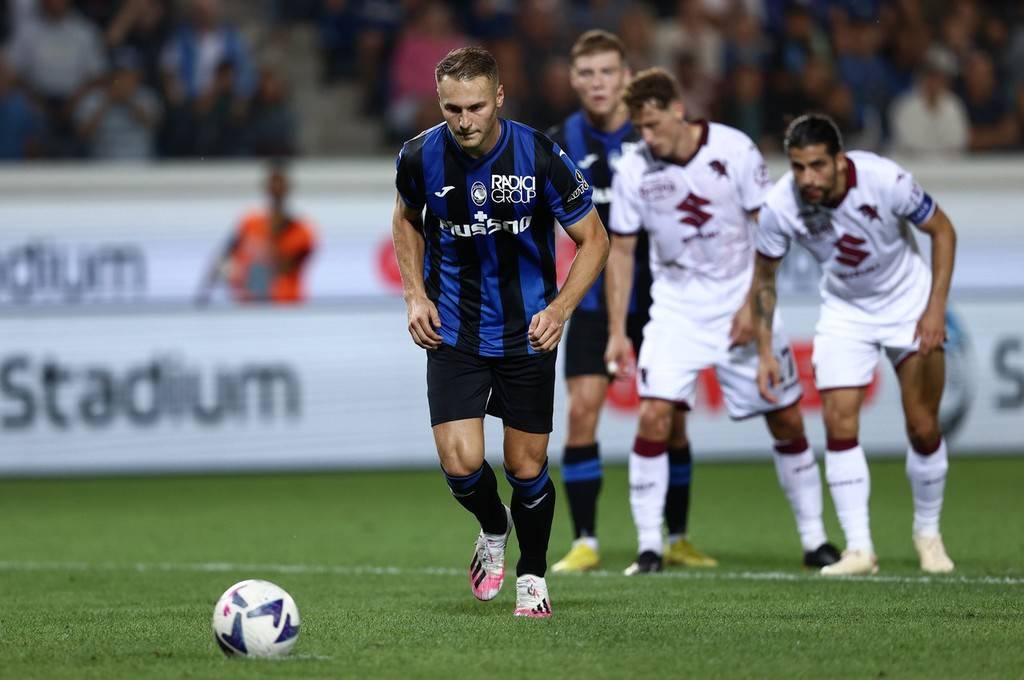 亚特兰大：欧冠逆袭风暴中的“蓝黑传奇”